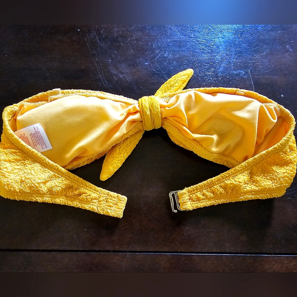 Strapless bikini top (Xhilaration)